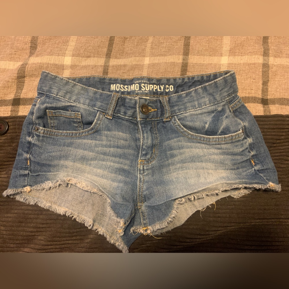 Women’s shorts, size 7 but fits like size 6